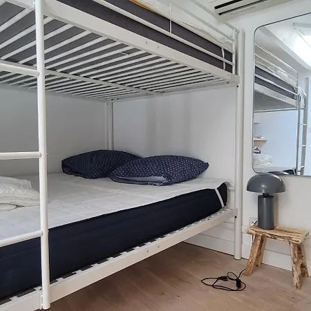 3p With Terrace On The Seafront * Fréjus